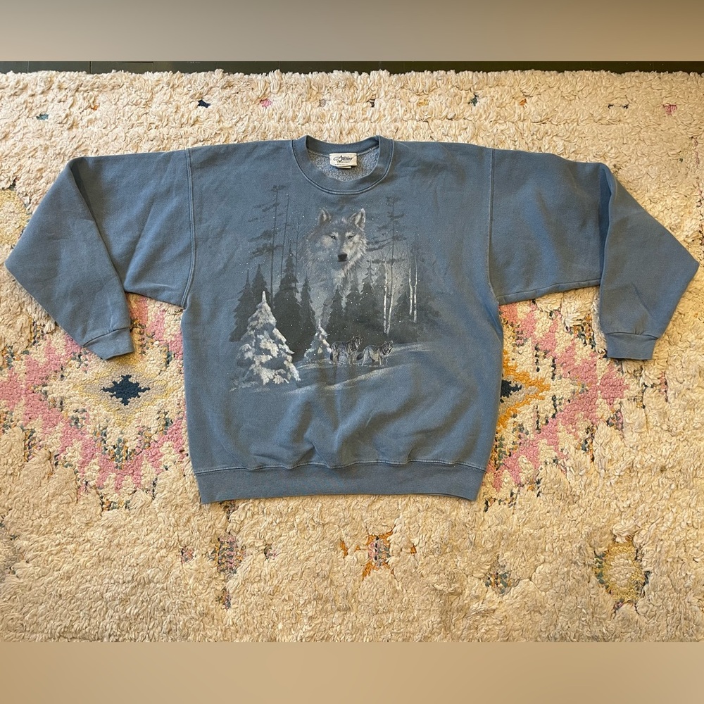 Vintage 90s women’s Blue Wolf Crewneck sweatshirt size XL
